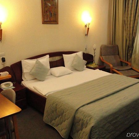 Relax Comfort Suites Hotel Bucarest Habitación foto