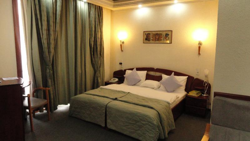 Relax Comfort Suites Hotel Bucarest Exterior foto